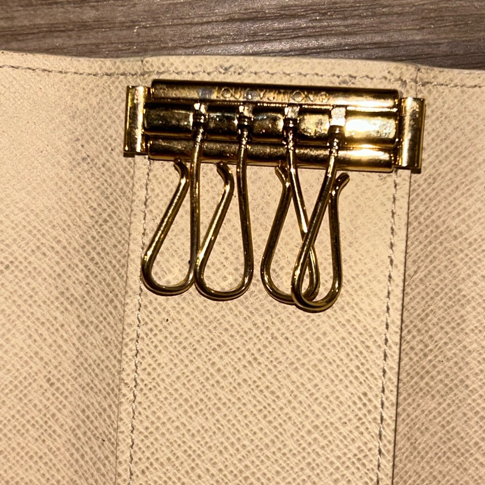 Louis Vuitton Damier Azur 4 Ring Key Holder - Picture 10 of 10